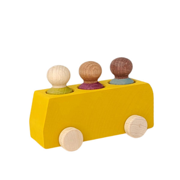 Yellow Bus with 3 Figures (Lubulona)