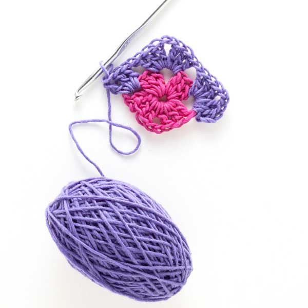 Explore Crochet Kit Bunting BERRY (Friendly Loom)